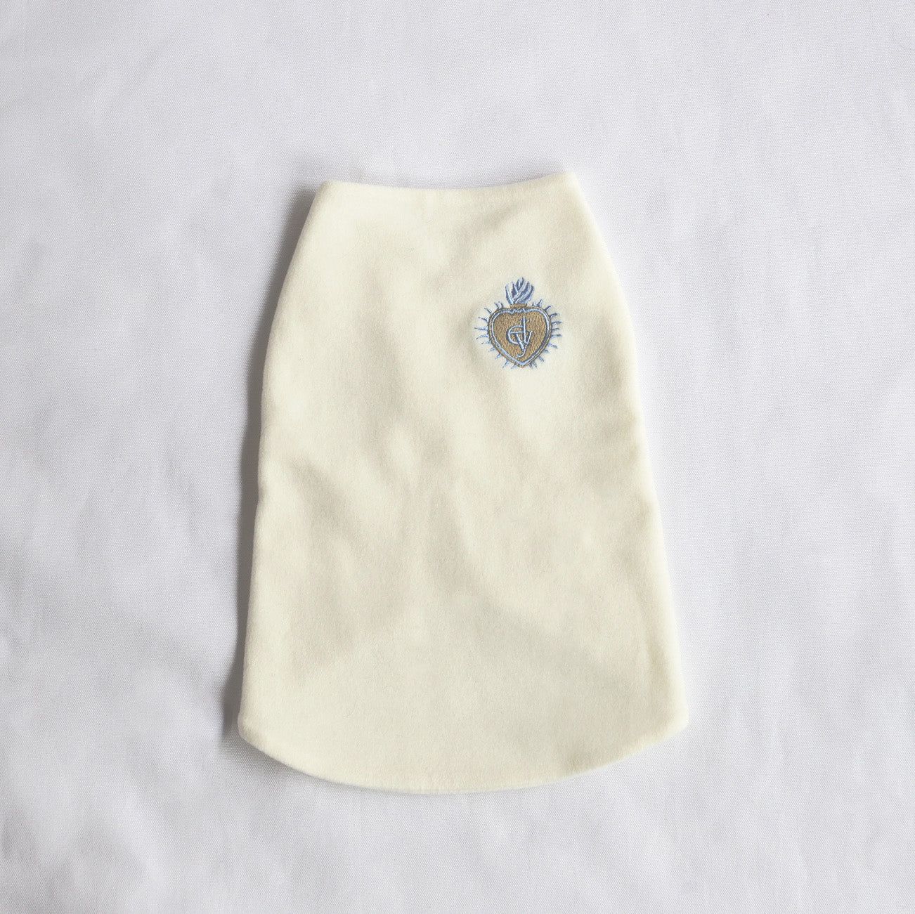 "palm" MILKY WHITE.